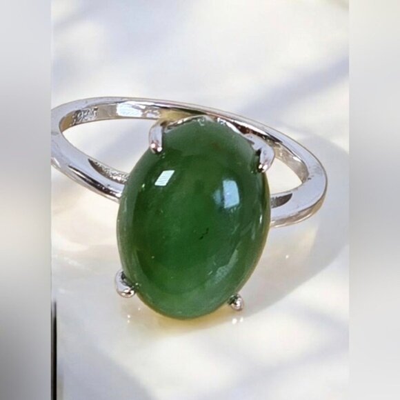 925 Sterling Silver Ring with Natural Jade 10x13mm Gemstone - Picture 2 of 10